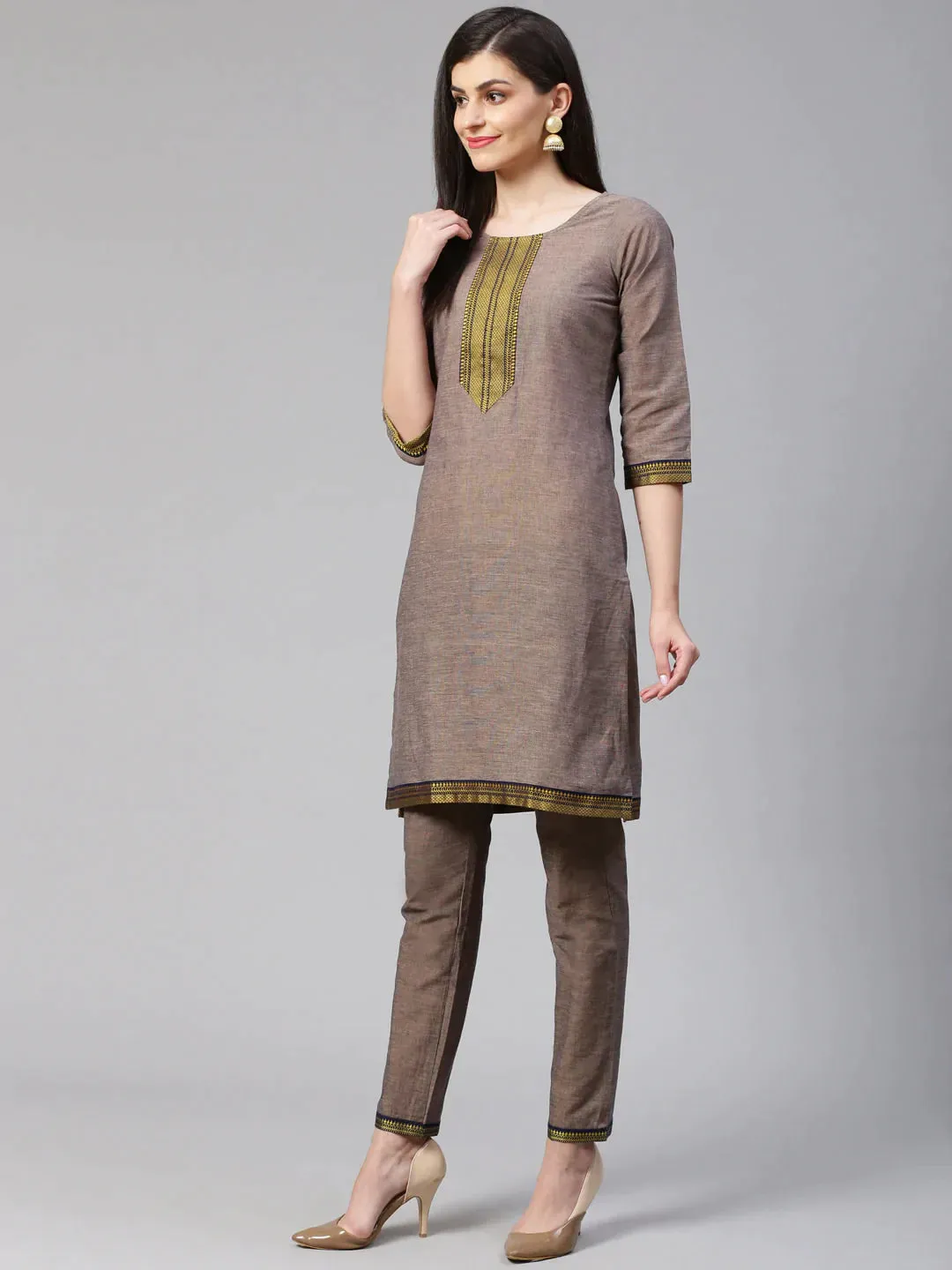 Women Grey Yoke Design Kurta With Trousers