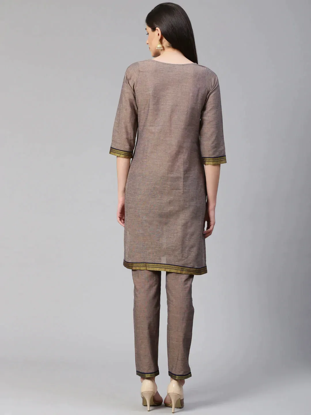 Women Grey Yoke Design Kurta With Trousers